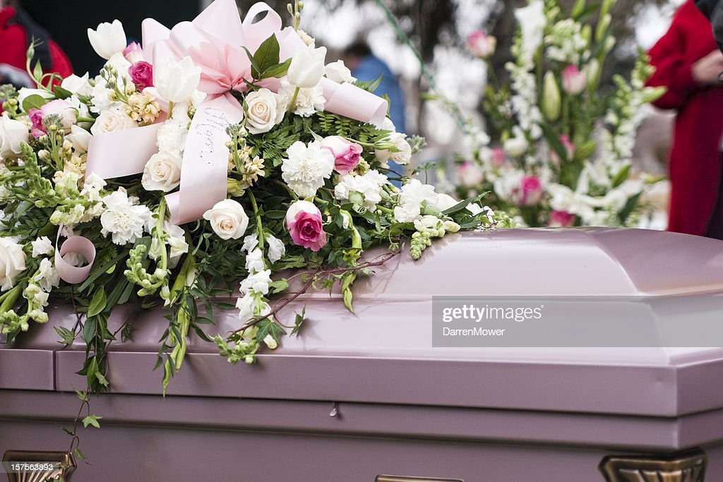 funeral - funeral fotografías e imágenes de stock